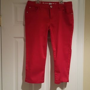 Red Capris